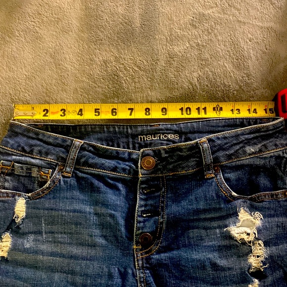 Maurice’s cuffed denim shorts - Picture 4 of 5